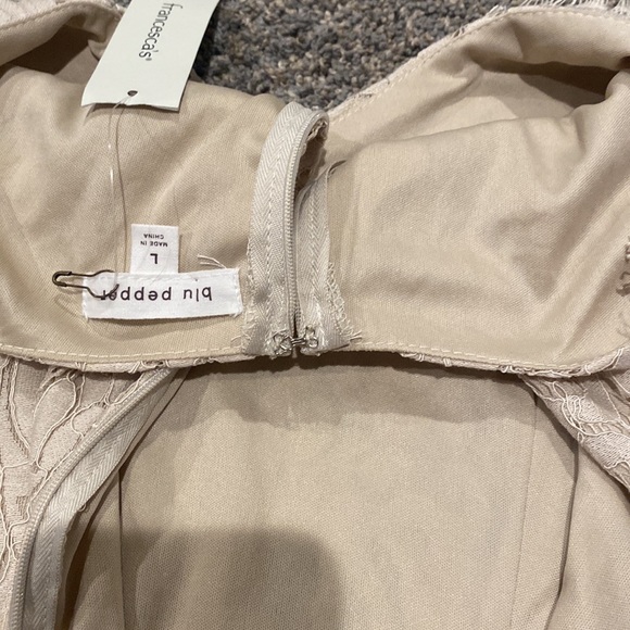 Francesca’s Dress - Picture 8 of 8